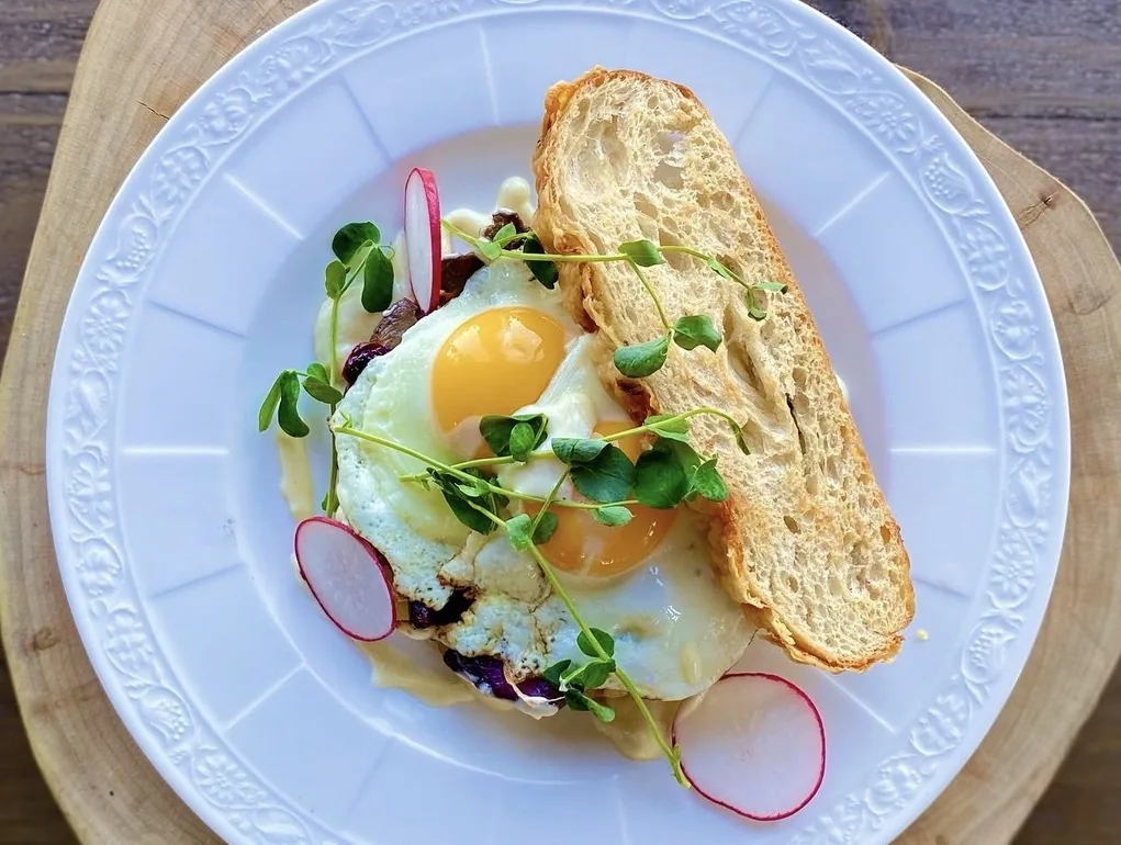 Breakfast at Château Okanagan