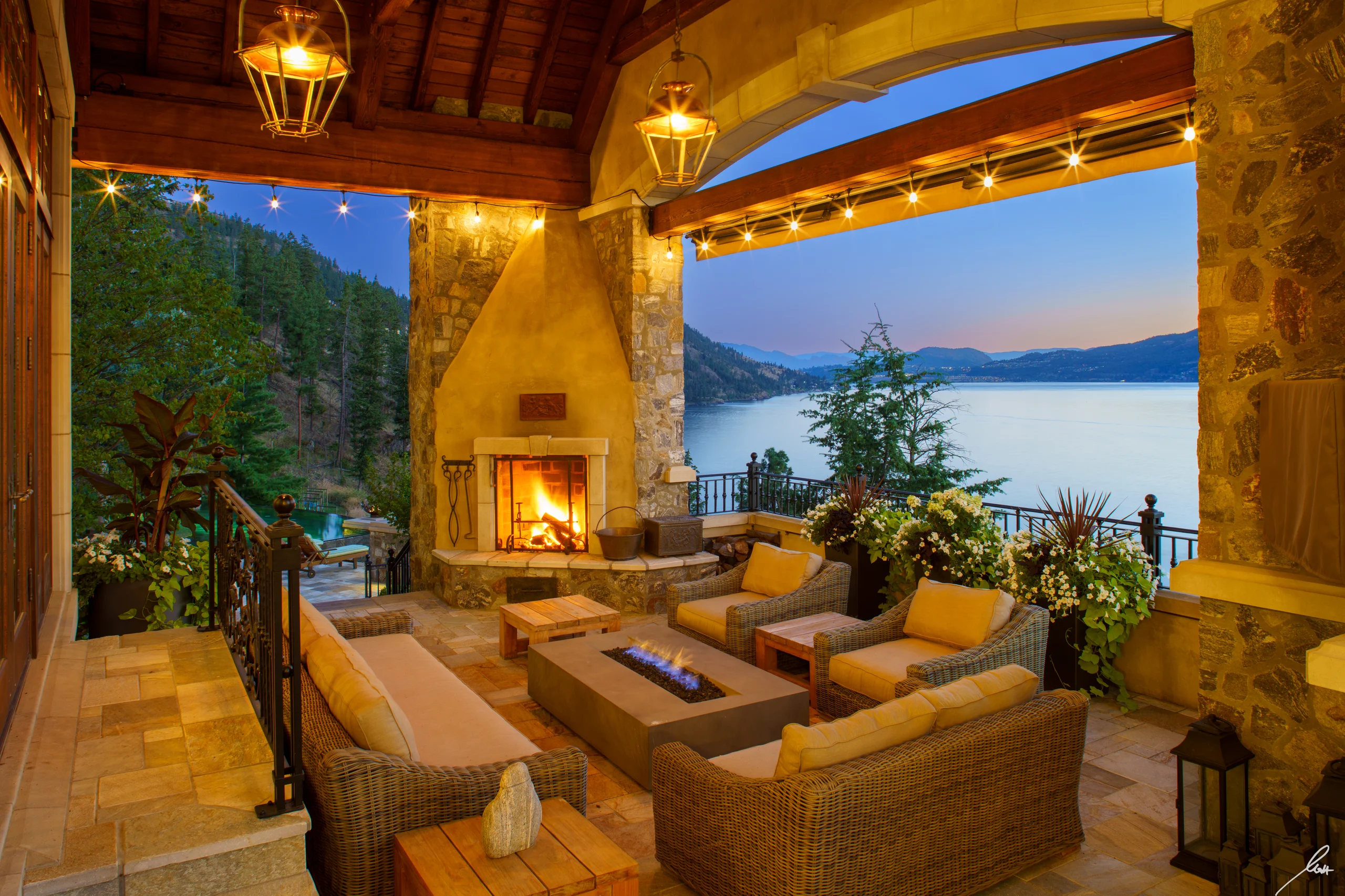 Estate terraces and outdoor entertaining spaces